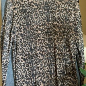 Nice blouse great pair with anything from jeans to skirts, and looks classy.